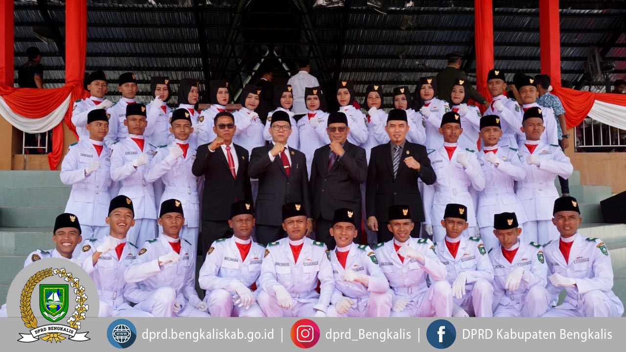 Foto Bersama dengan Pasukan Paskibra 2019